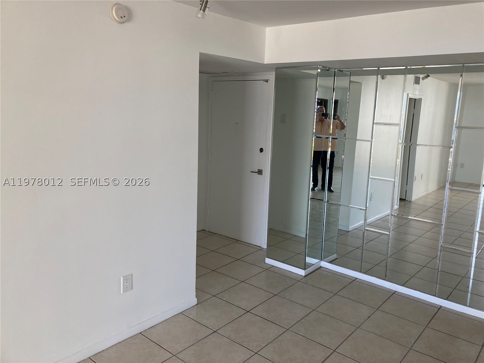 2333 Brickell Ave – photo 2