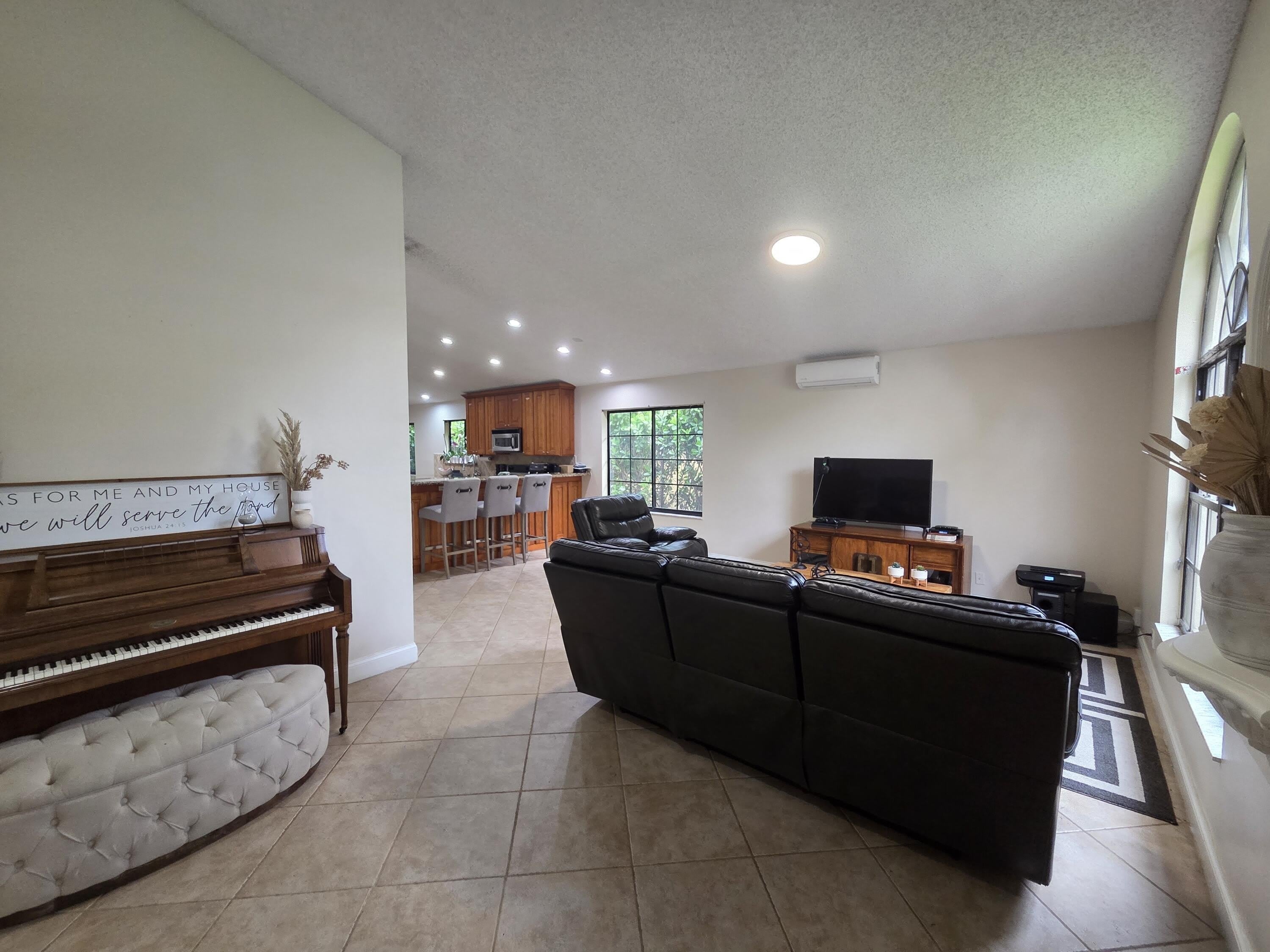 4170 Nw 6Th Street – photo 3