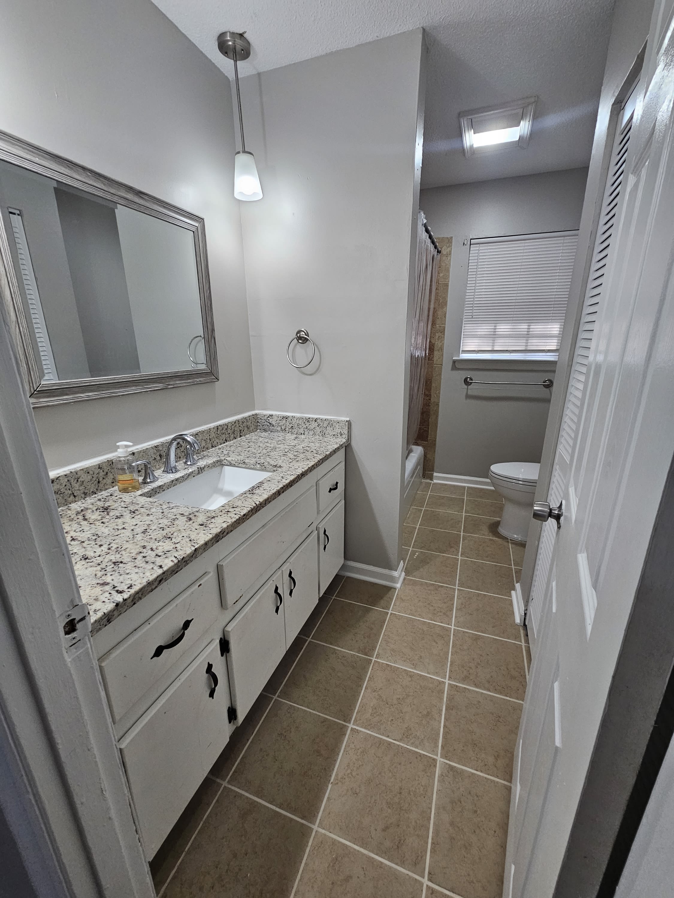 1108 Thomas Lane – photo 4