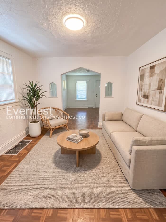 4847 Calvin Avenue – photo 2