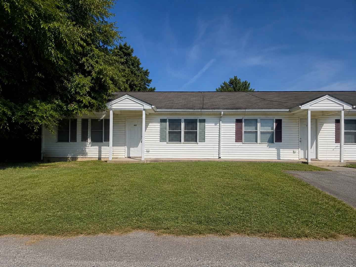 Two bedroom, 1 bath apartment in Burlington – photo 1