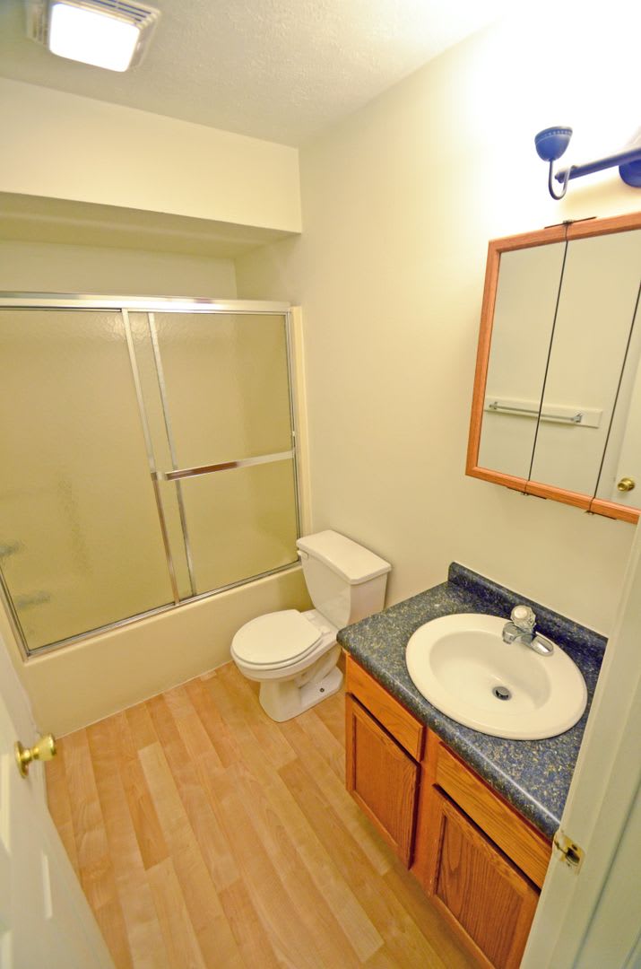 3 story, 3.5 bedroom! – photo 3