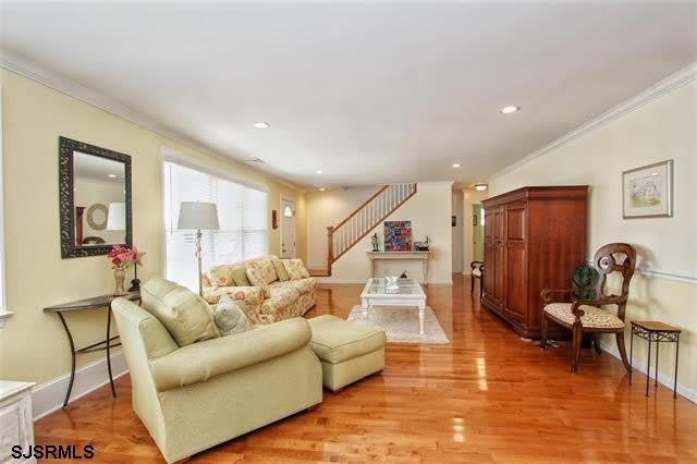 15 N Gladstone Ave – photo 3