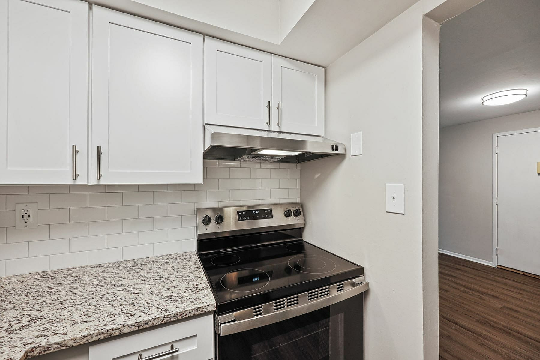 Beacon Pointe Apartments & Townhomes – photo 2