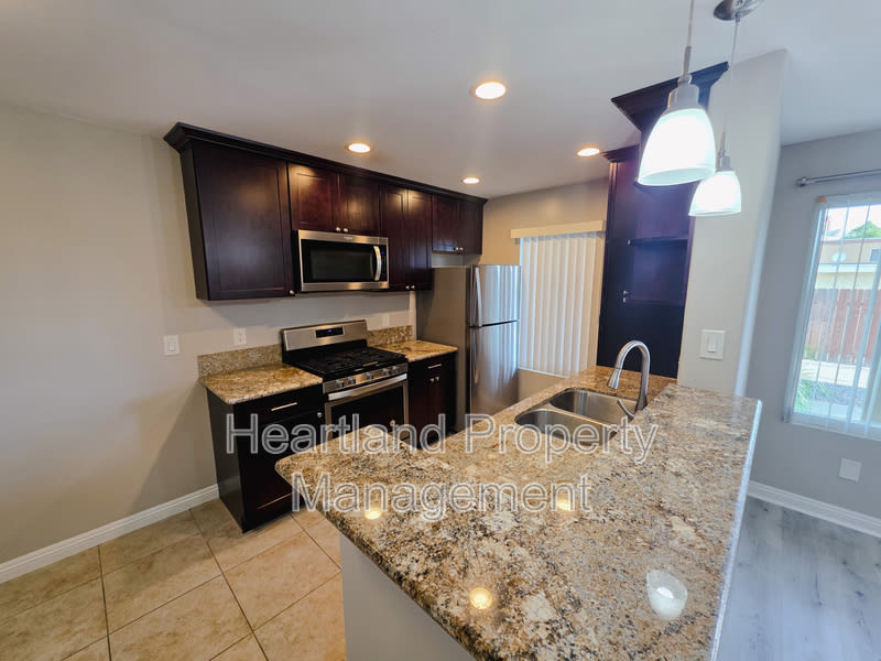 3430 Helix St. – photo 5