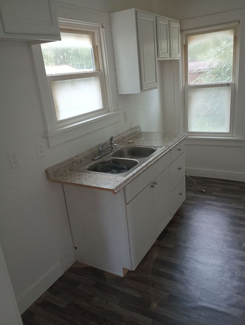 2 Bed 1 Bathroom 900 00 – photo 2