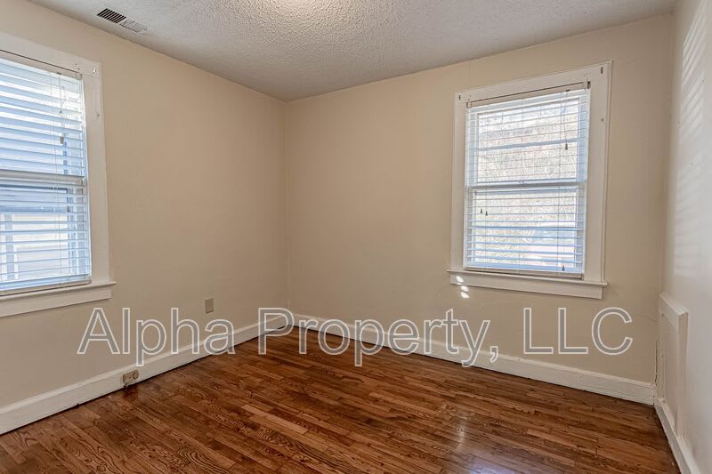 1315 E Washington St – photo 5