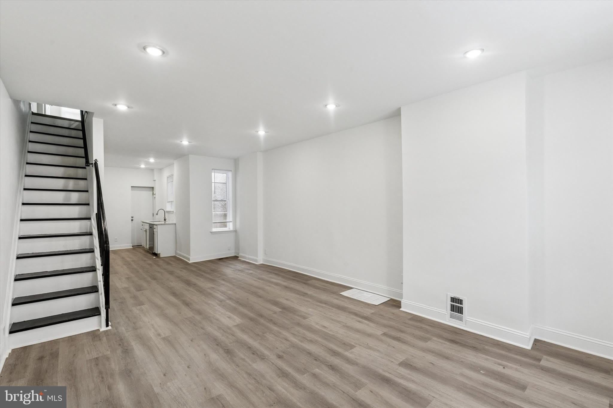 1761 N NEWKIRK Street – photo 3
