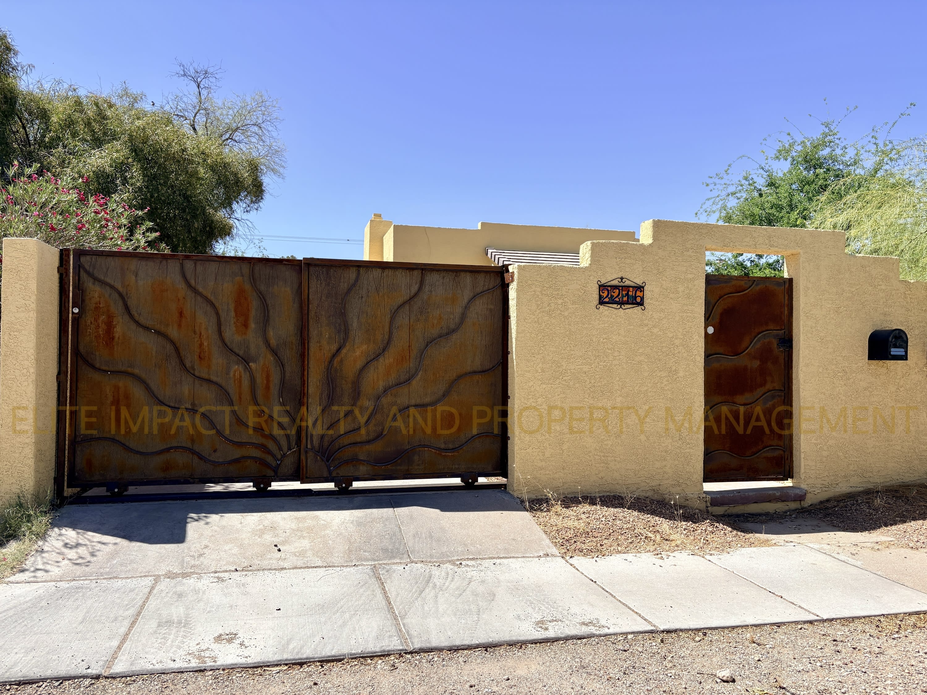 2216 East 6Th Street – photo 2