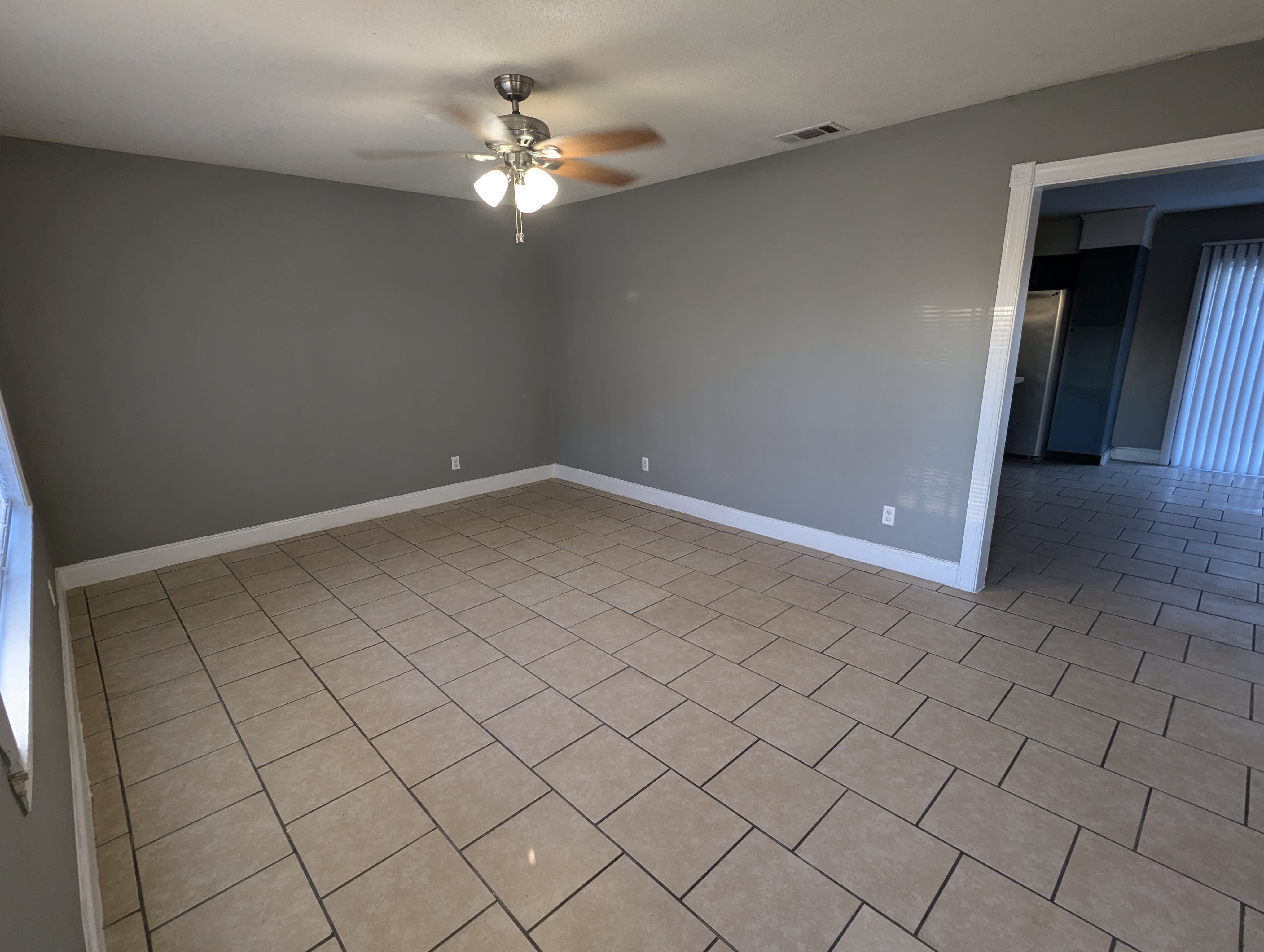 599 Olive St – photo 2