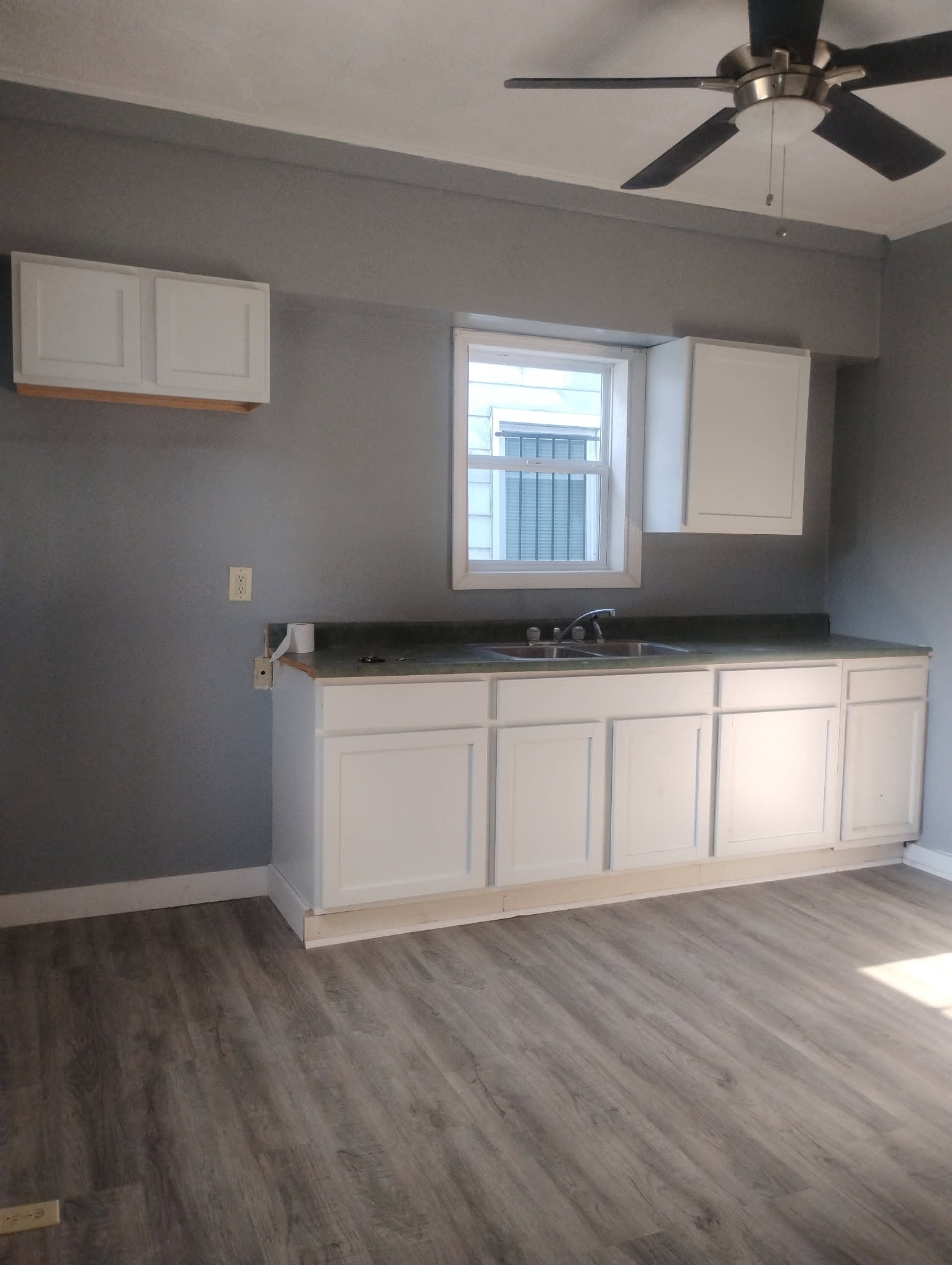 1058 Cecil Avenue – photo 5