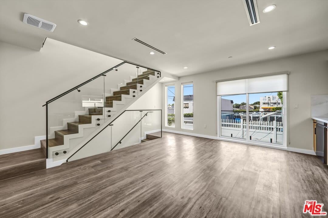 1309 N Sycamore Ave – photo 1