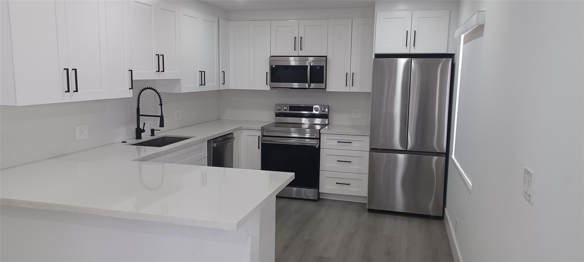 630 N 58th Avenue – photo 4