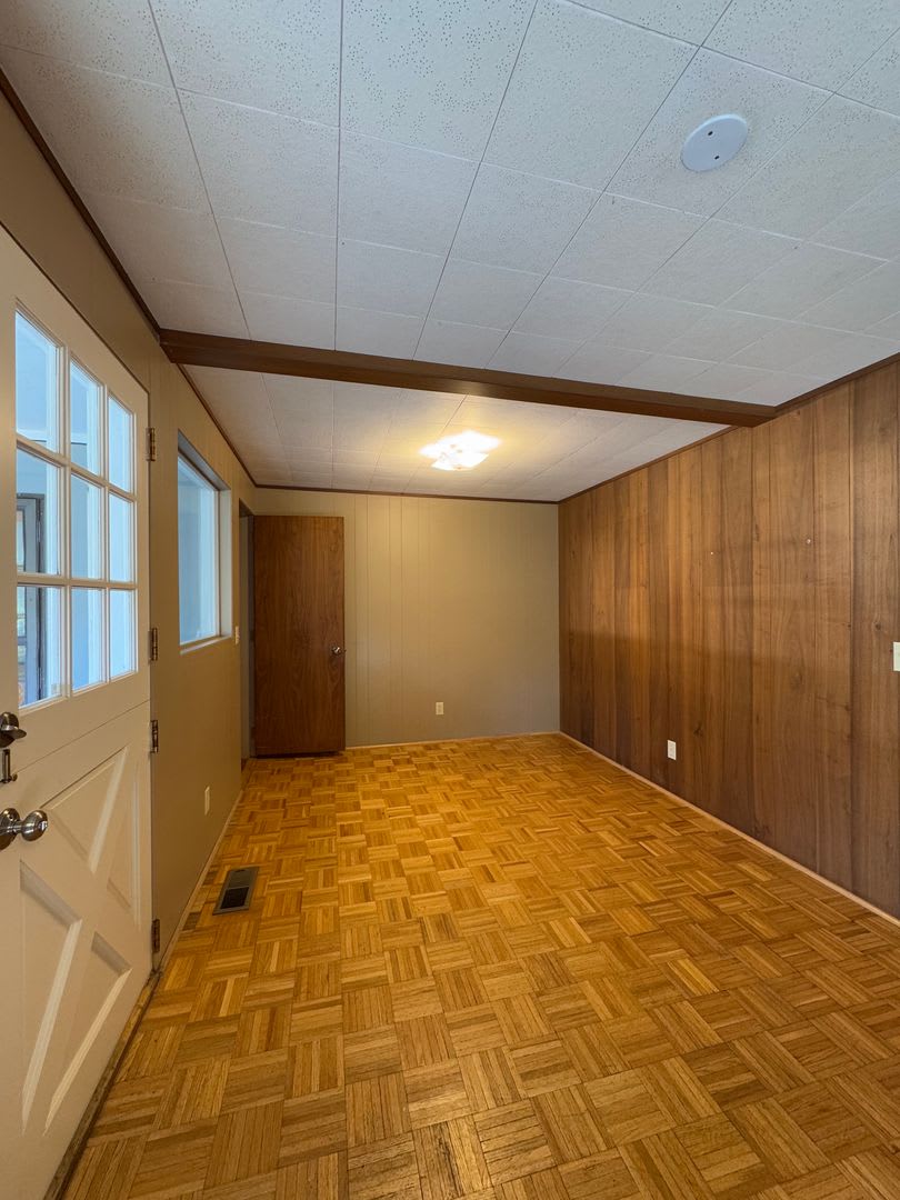 Expansive Updated Home With Creek Views Prime Location – photo 5