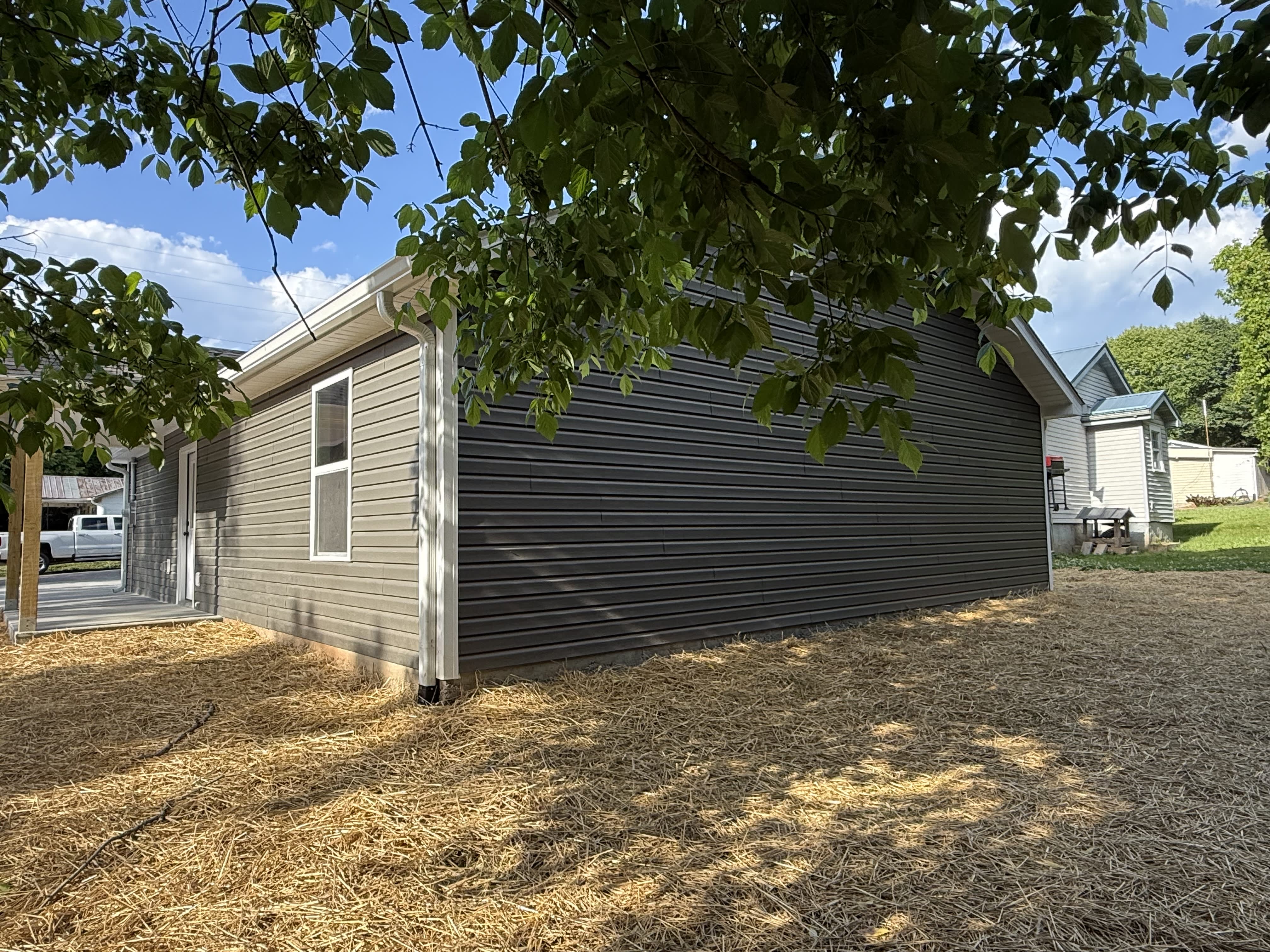 836 Truman St – photo 3