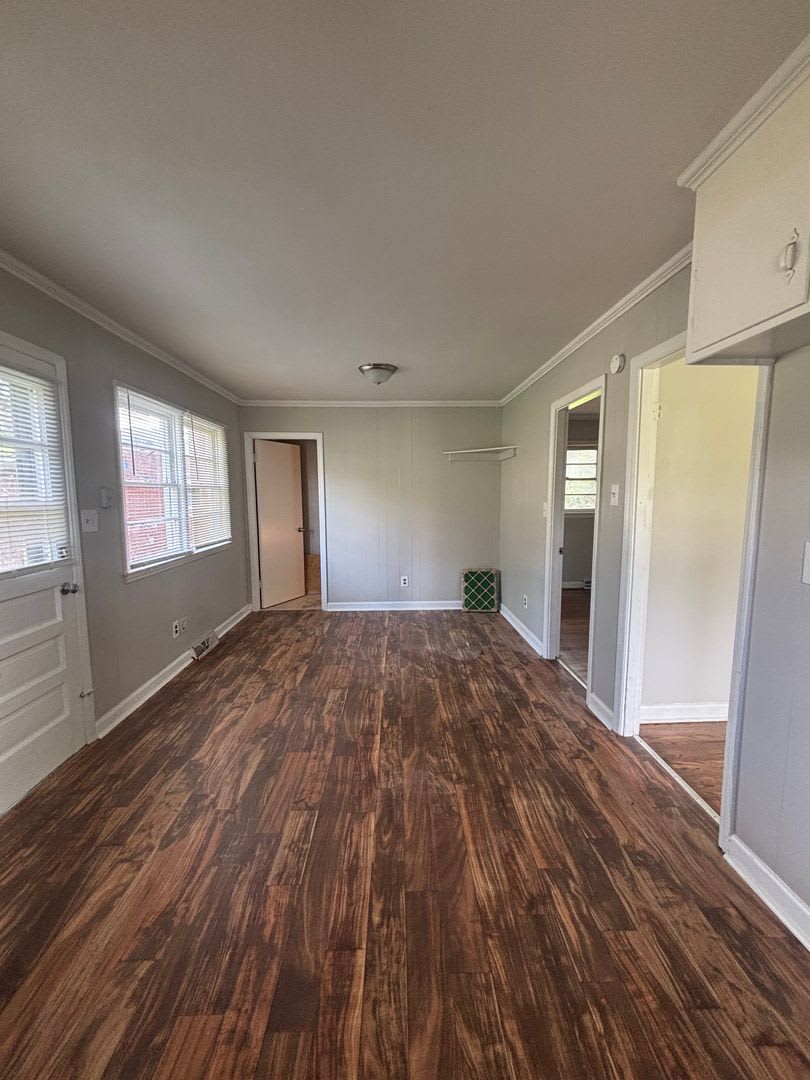 Spacious 3 bedroom home! (500.00 off first Full Months Rent ) – photo 4