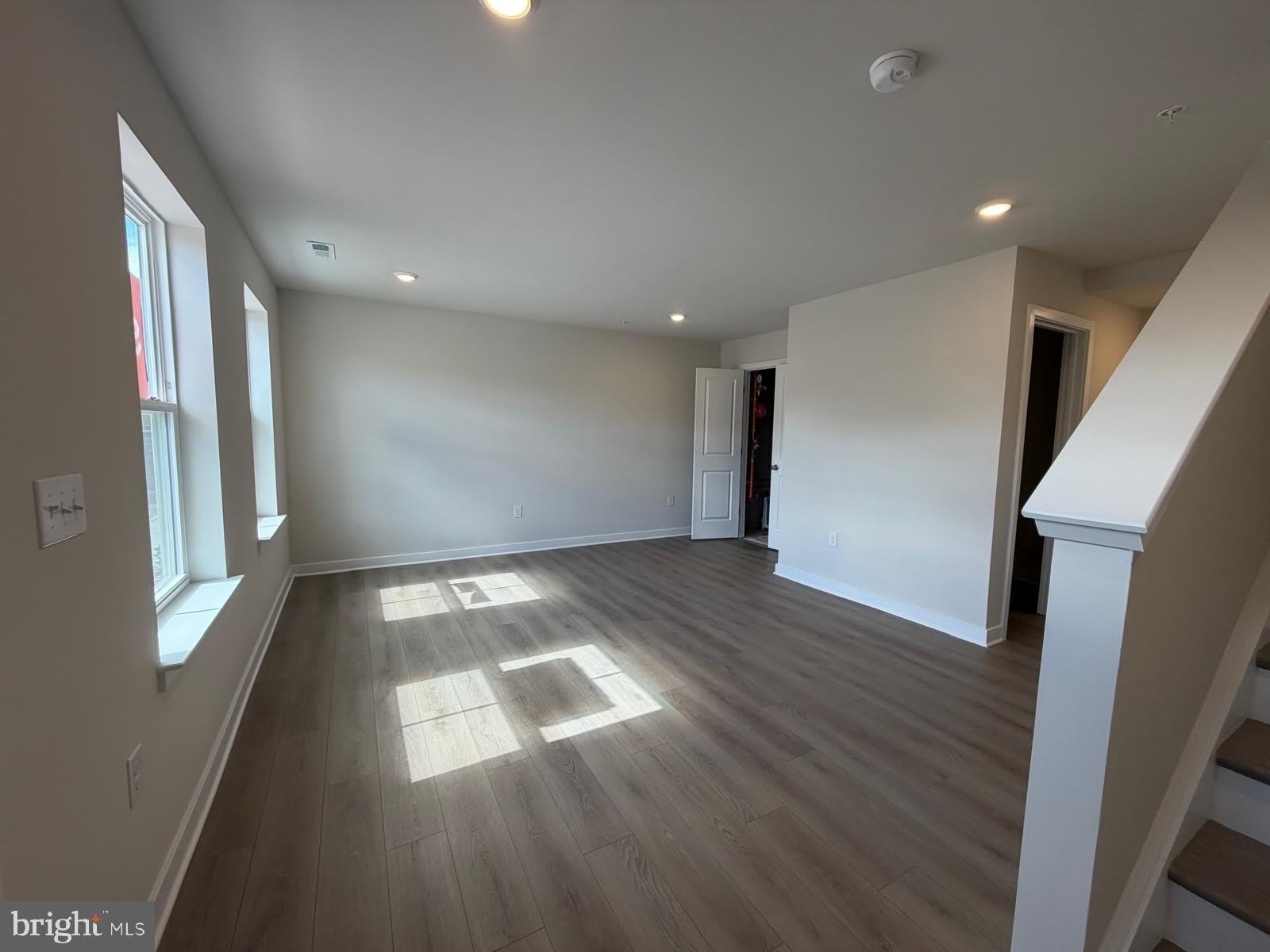 39 E Front Street – photo 3