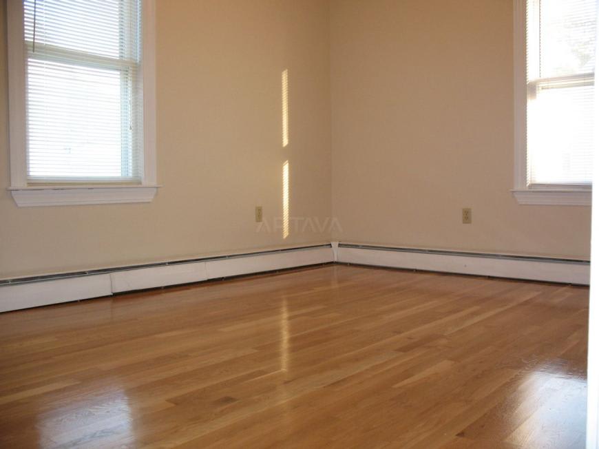 66 Morton Ave. – photo 2