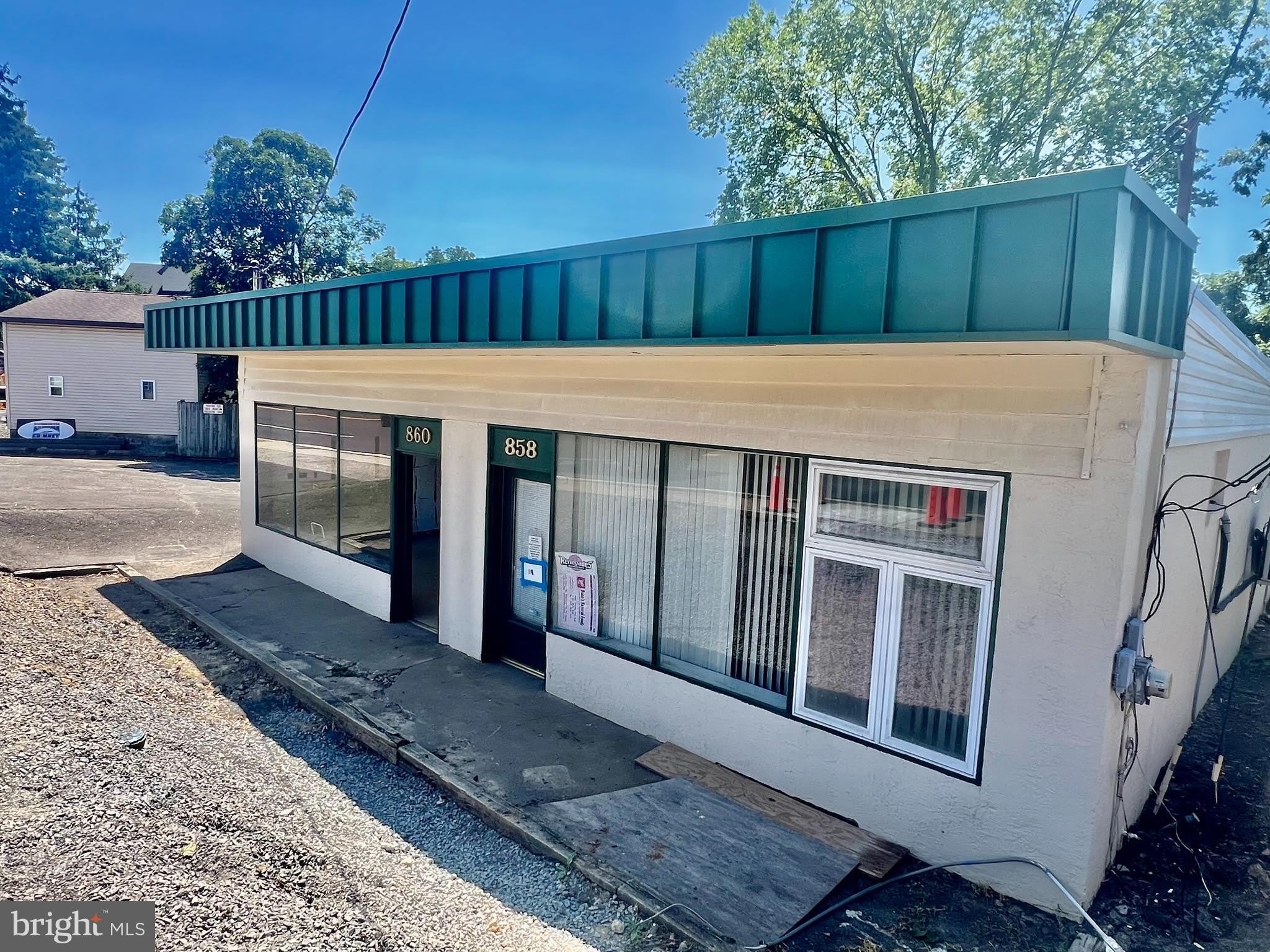 858 STREET Road – photo 4