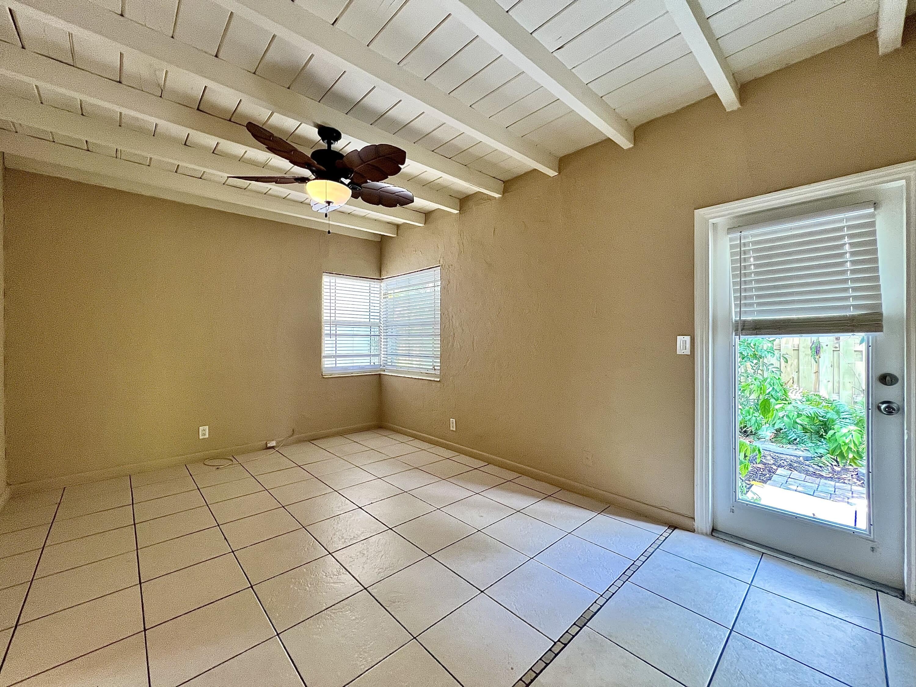 817 NE 16TH Terrace – photo 4