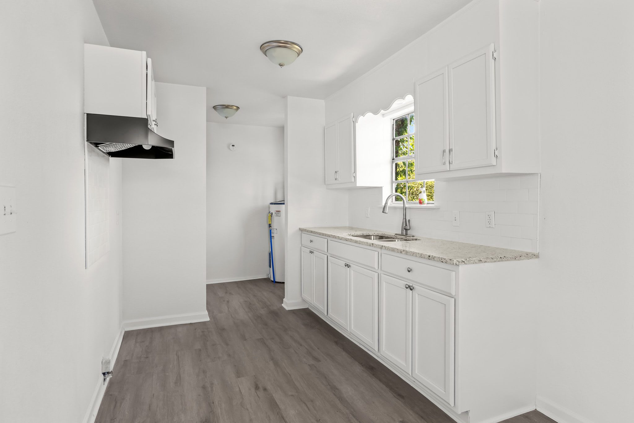1425 Hibernian St – photo 4