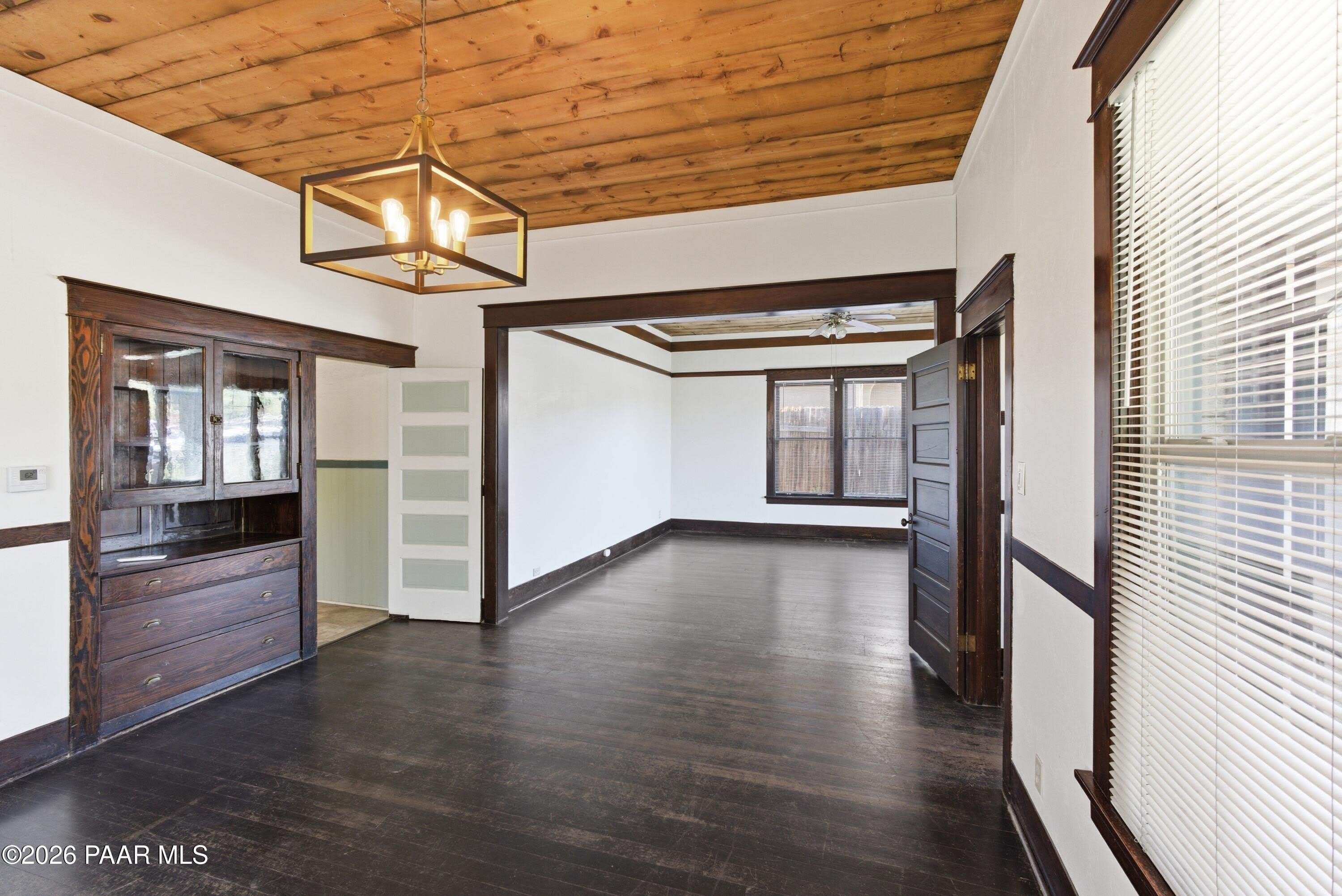 309 N Mount Vernon Avenue – photo 2