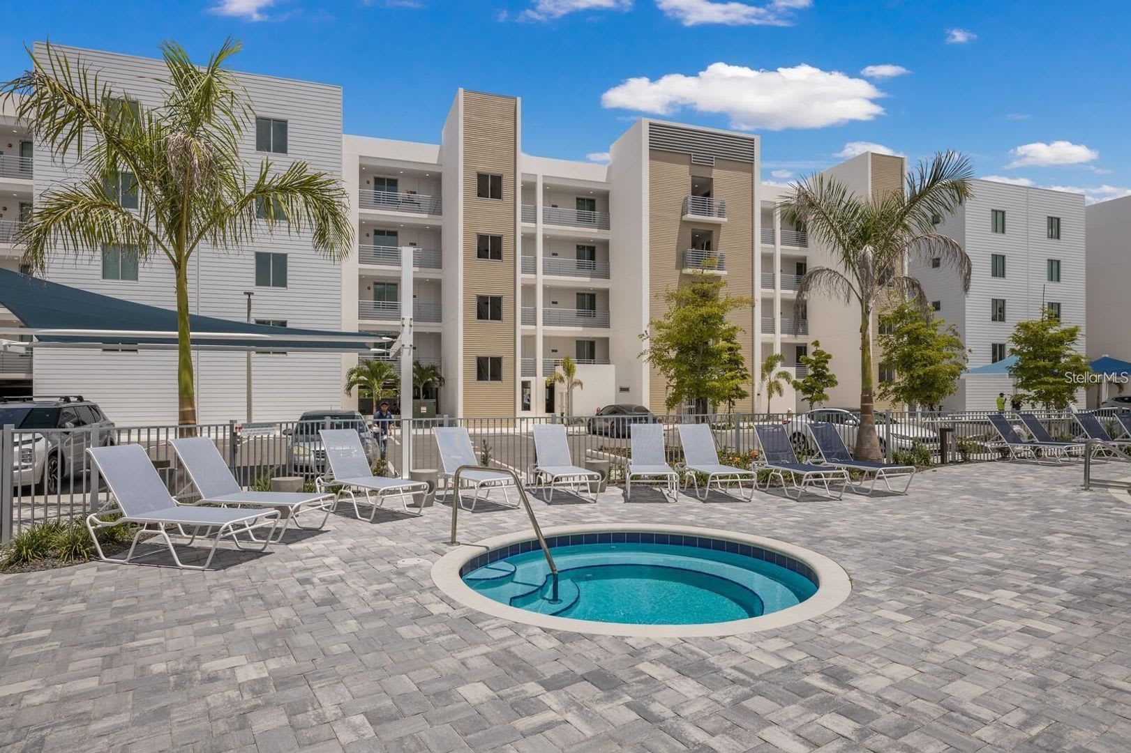 Luxurious, Fully Furnished, Waterfront Sarasota Condo – photo 4