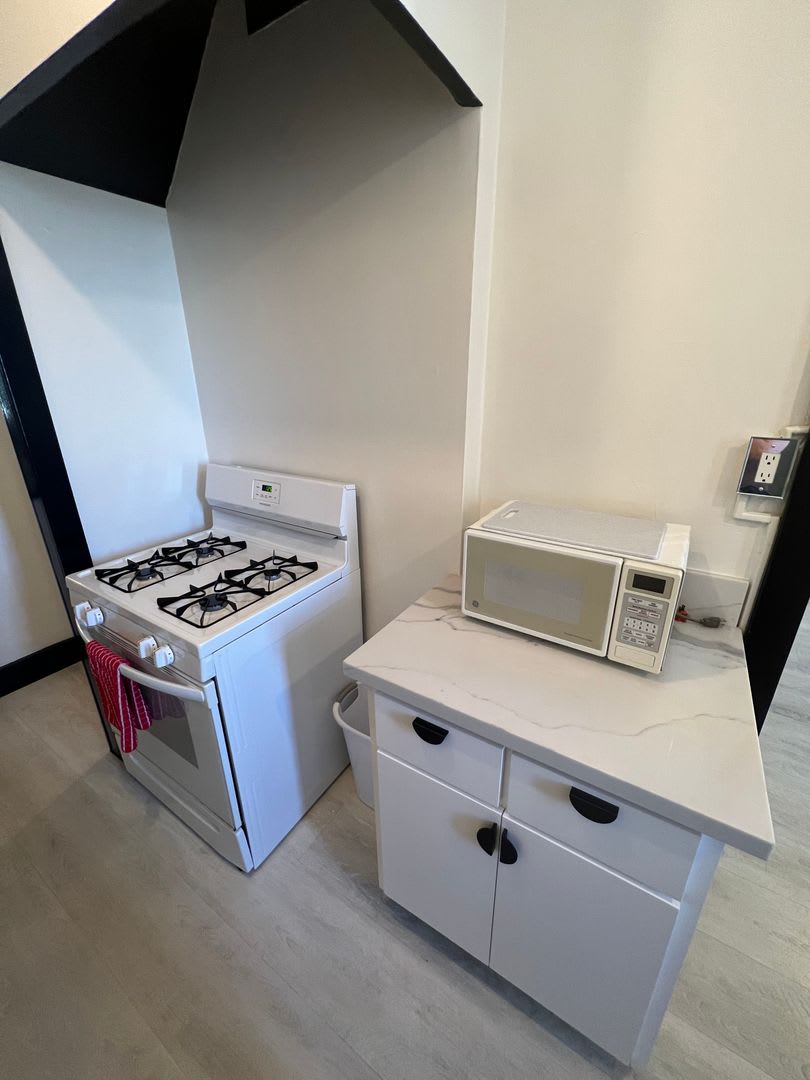 Modern Downtown Long Beach Studio Utilities Included – photo 3