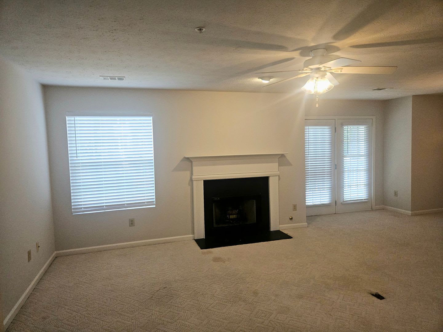 Brookhaven Condo For Lease New Appliances – photo 4