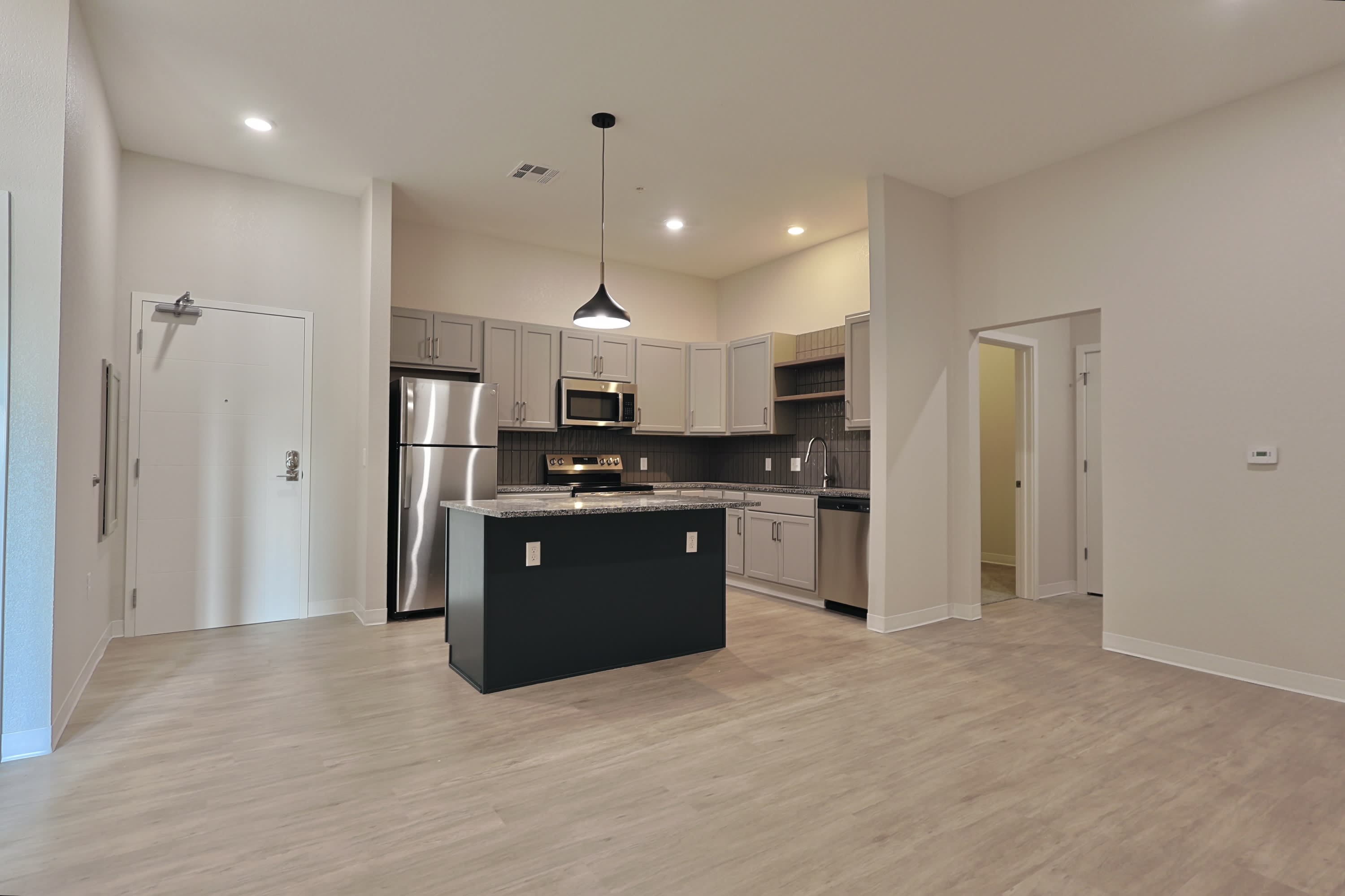 727 Poyntz Avenue Apartment 205 – photo 1