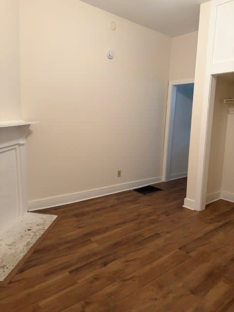 818 West 35th St. – photo 4