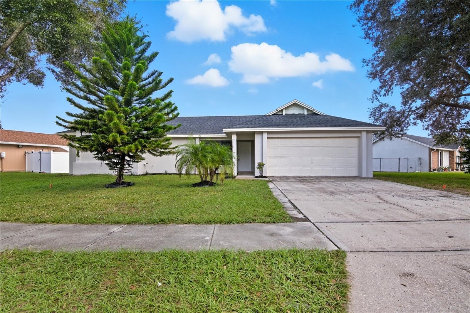 205 RED MAPLE Drive – photo 1
