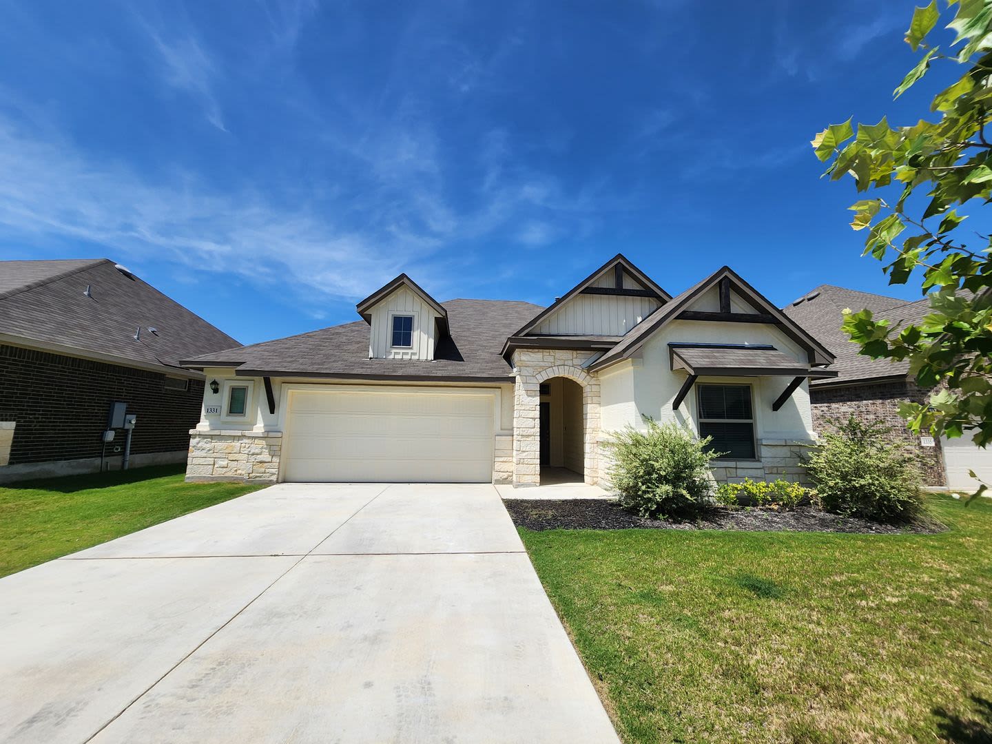 4/3/2 with office Near Gruene / Fridge Included / Loaded with Amenities / Large Backyard / CISD – photo 1