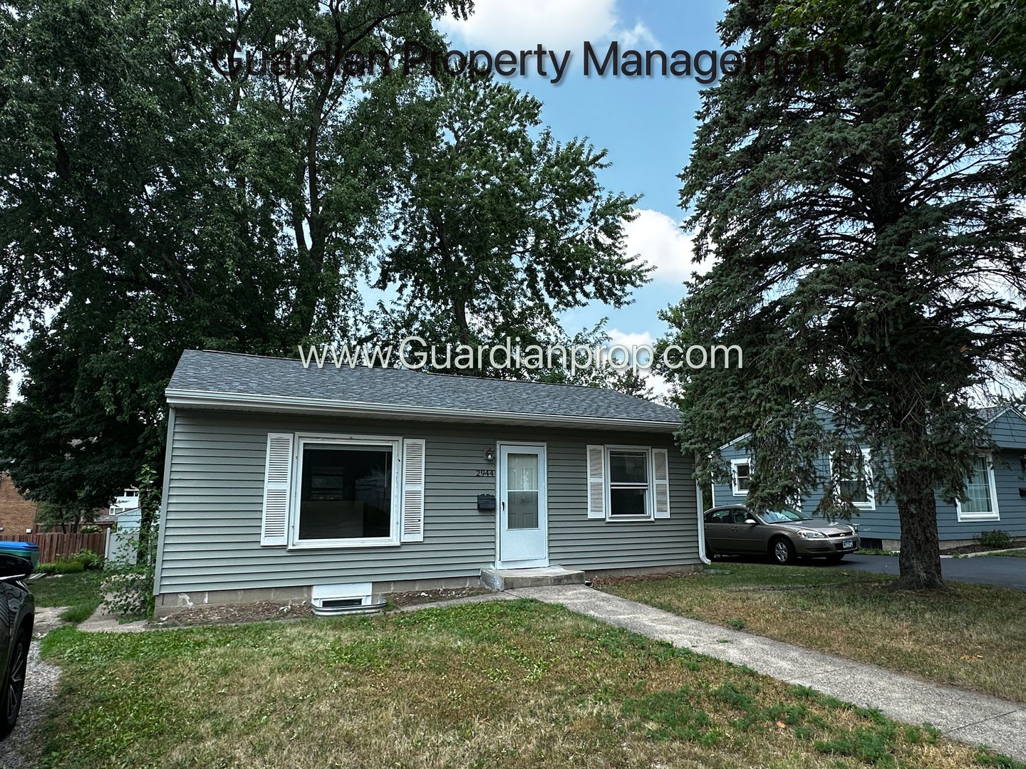 St Louis Park Single Family Home, 2 Baths, Office, Newly Finished Hardwood Floors – photo 1