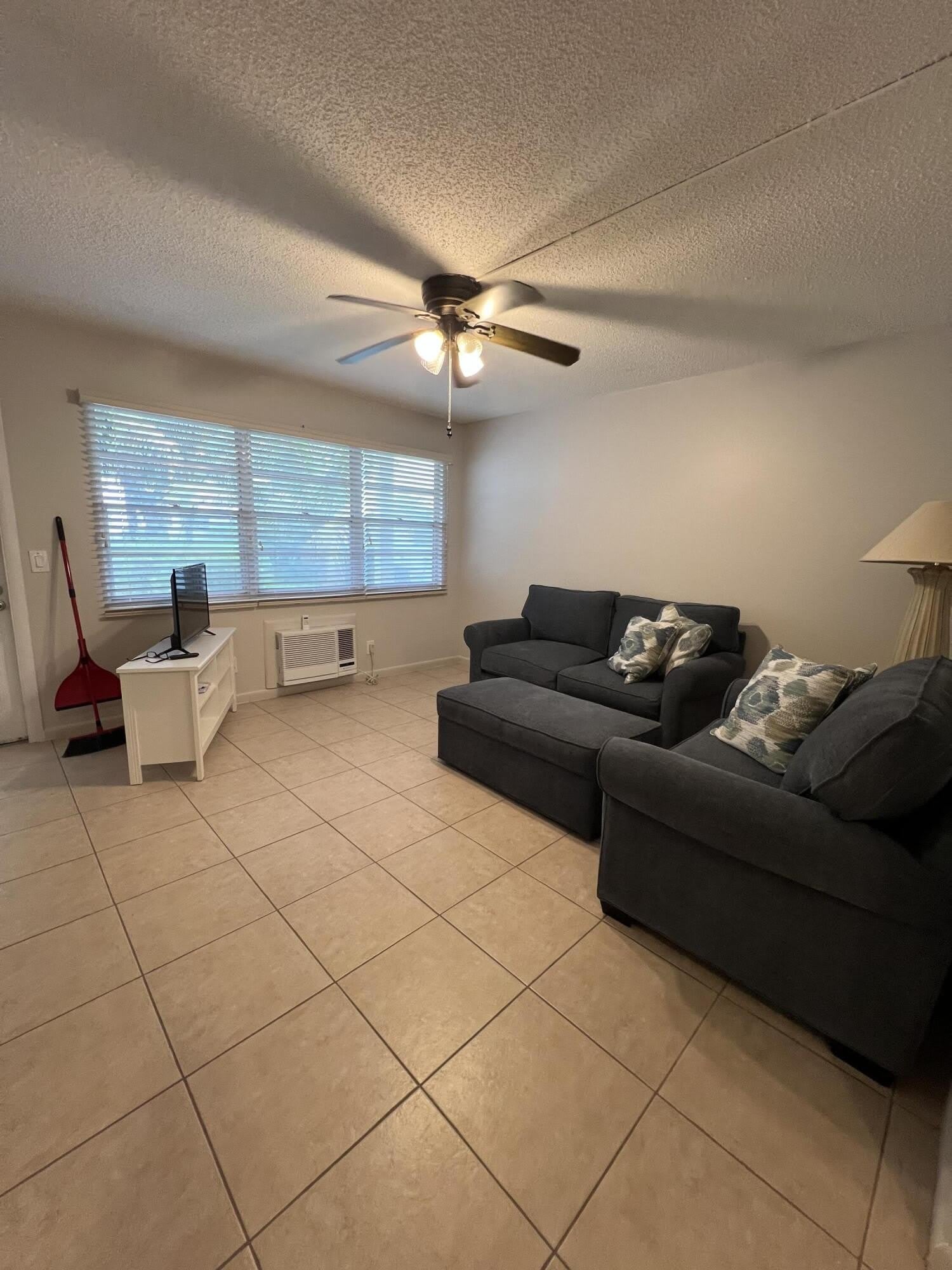 31 WESTBURY B Circle – photo 5