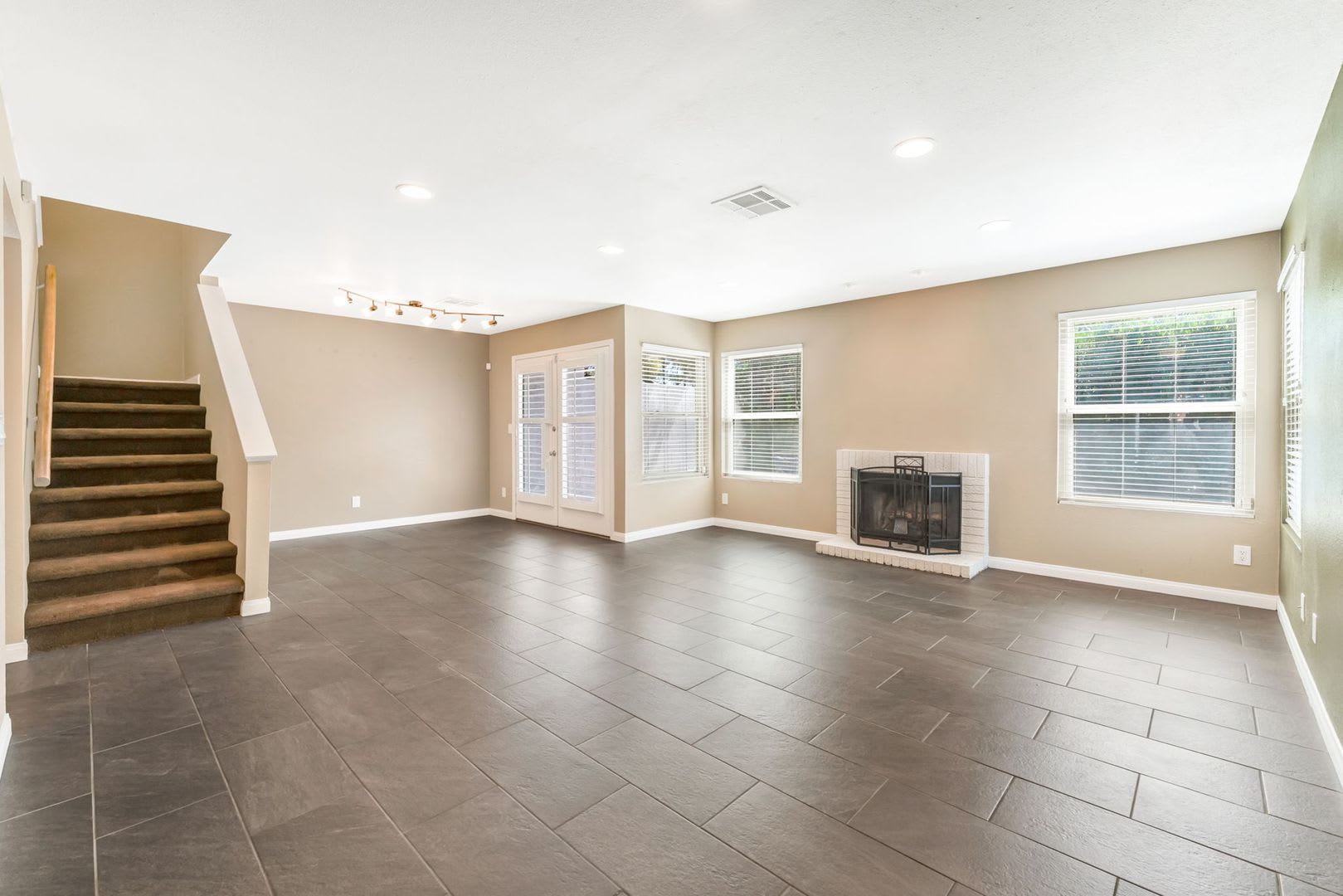 Modern Comfort Meets Timeless Style in a Beautifully Updated Las Vegas Home! – photo 3