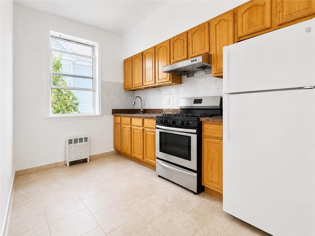 36 Bay 35th Street – photo 5