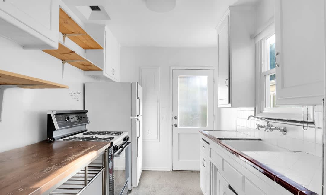 2440 Arizona Ave – photo 3