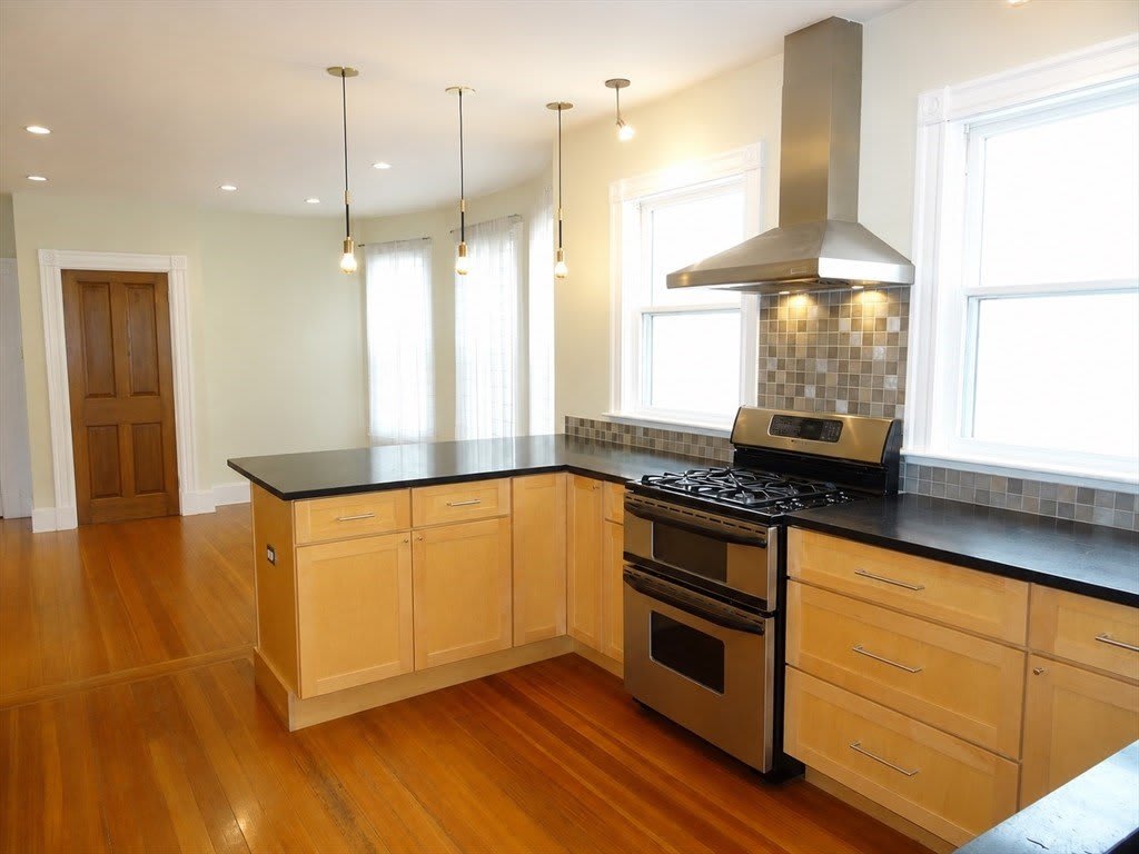 187 Harvard St – photo 4