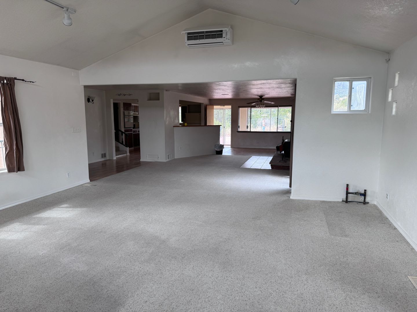 4 Bedroom, 2.5 Bathroom Home in Cedar Crest, NM – photo 4