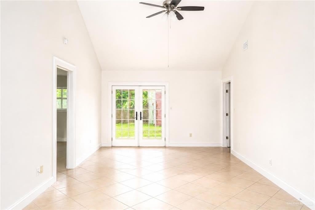 2302 Brock Street – photo 2