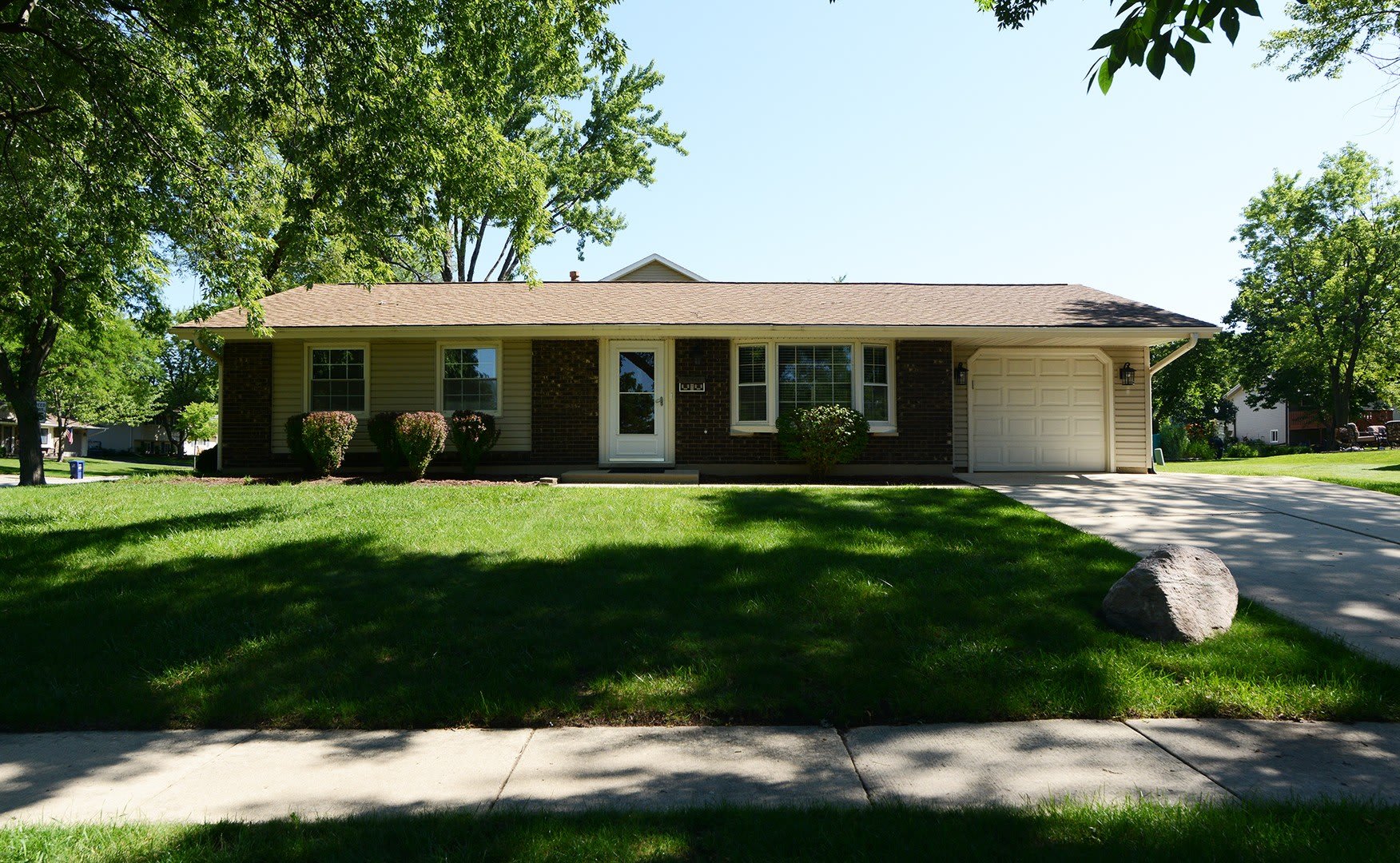 930 Sharon Lane – photo 1