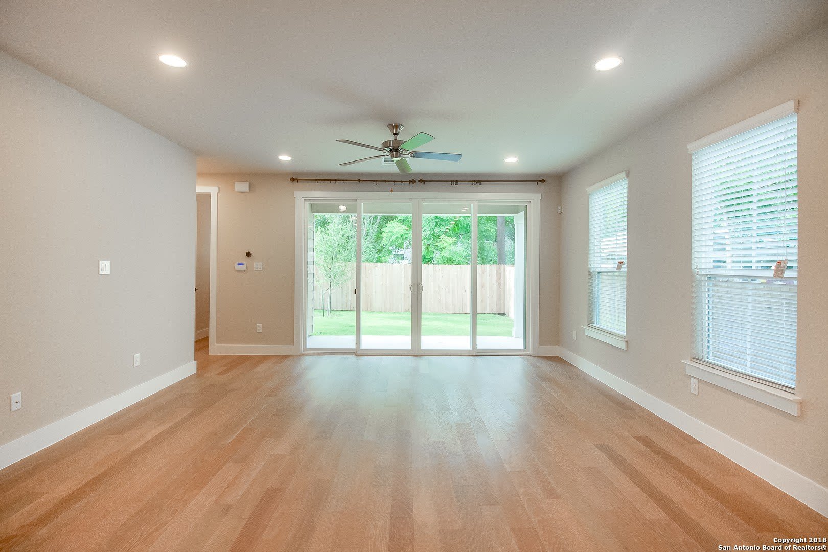 140 CLAREMONT AVE – photo 3