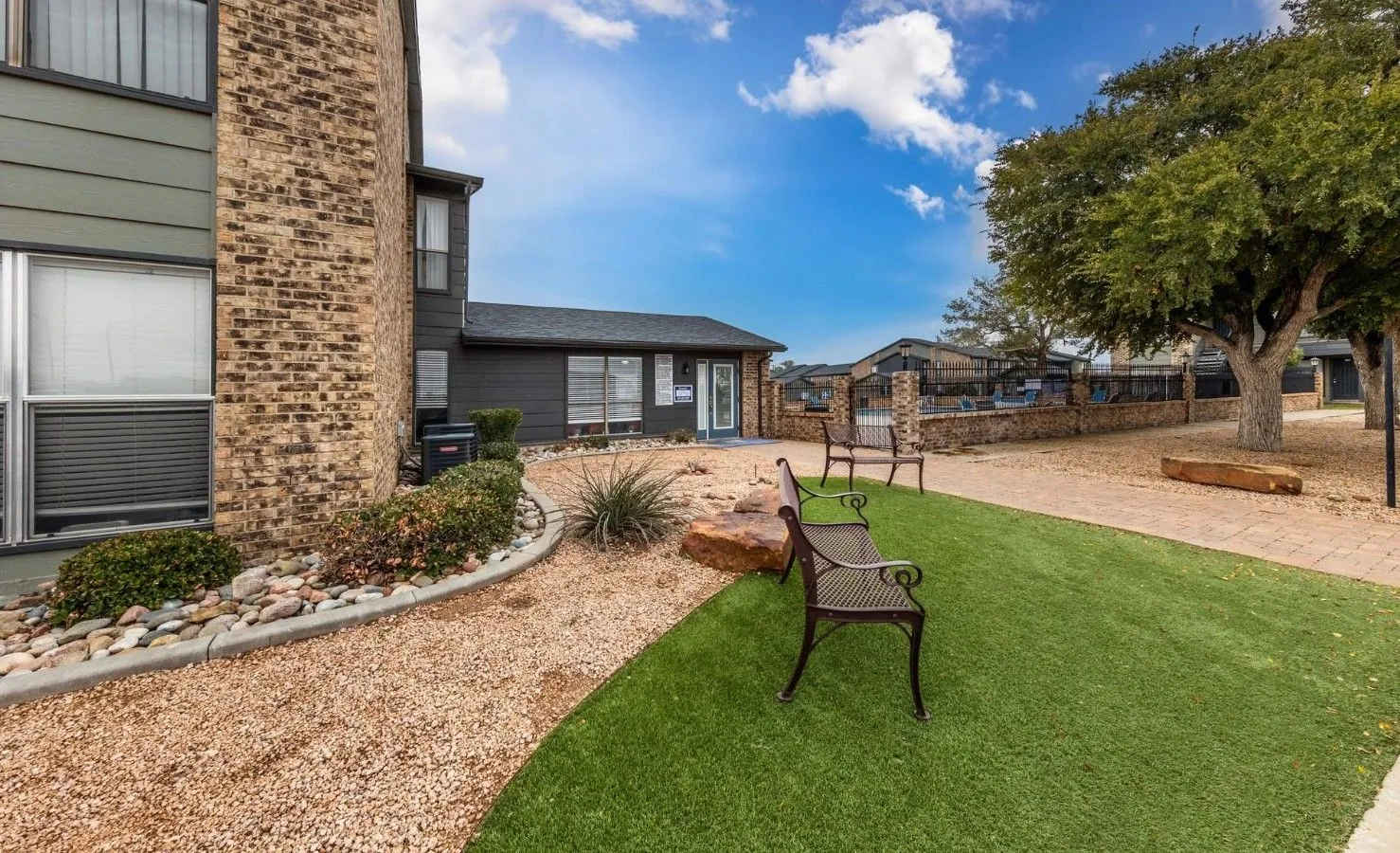 Sunset Apartments – photo 1