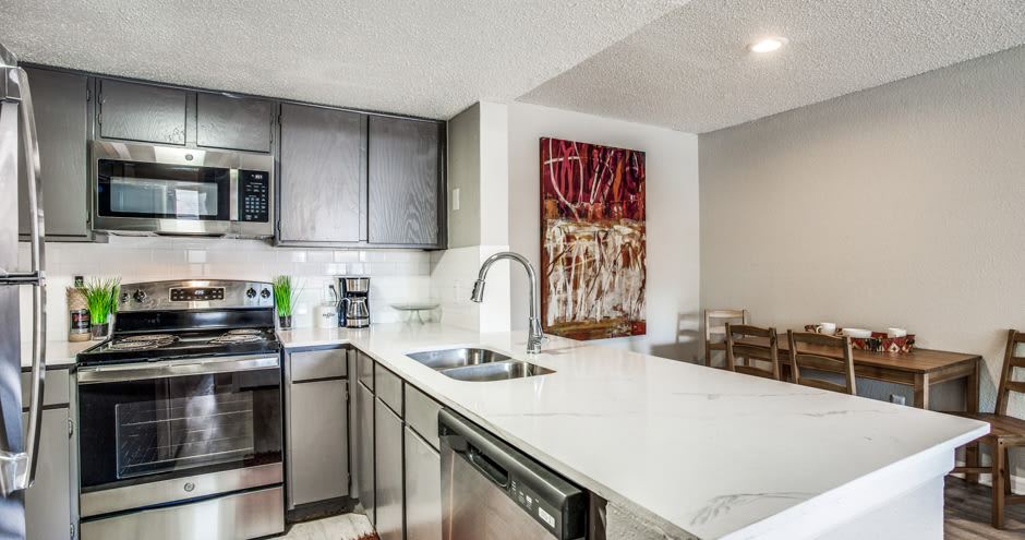 Preslee Apartments – photo 2