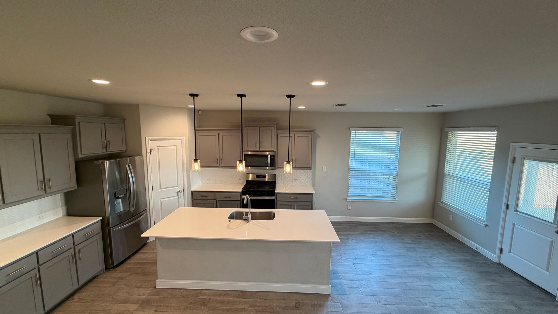 Spacious New Build In Krum School Ready For Move-In – photo 3