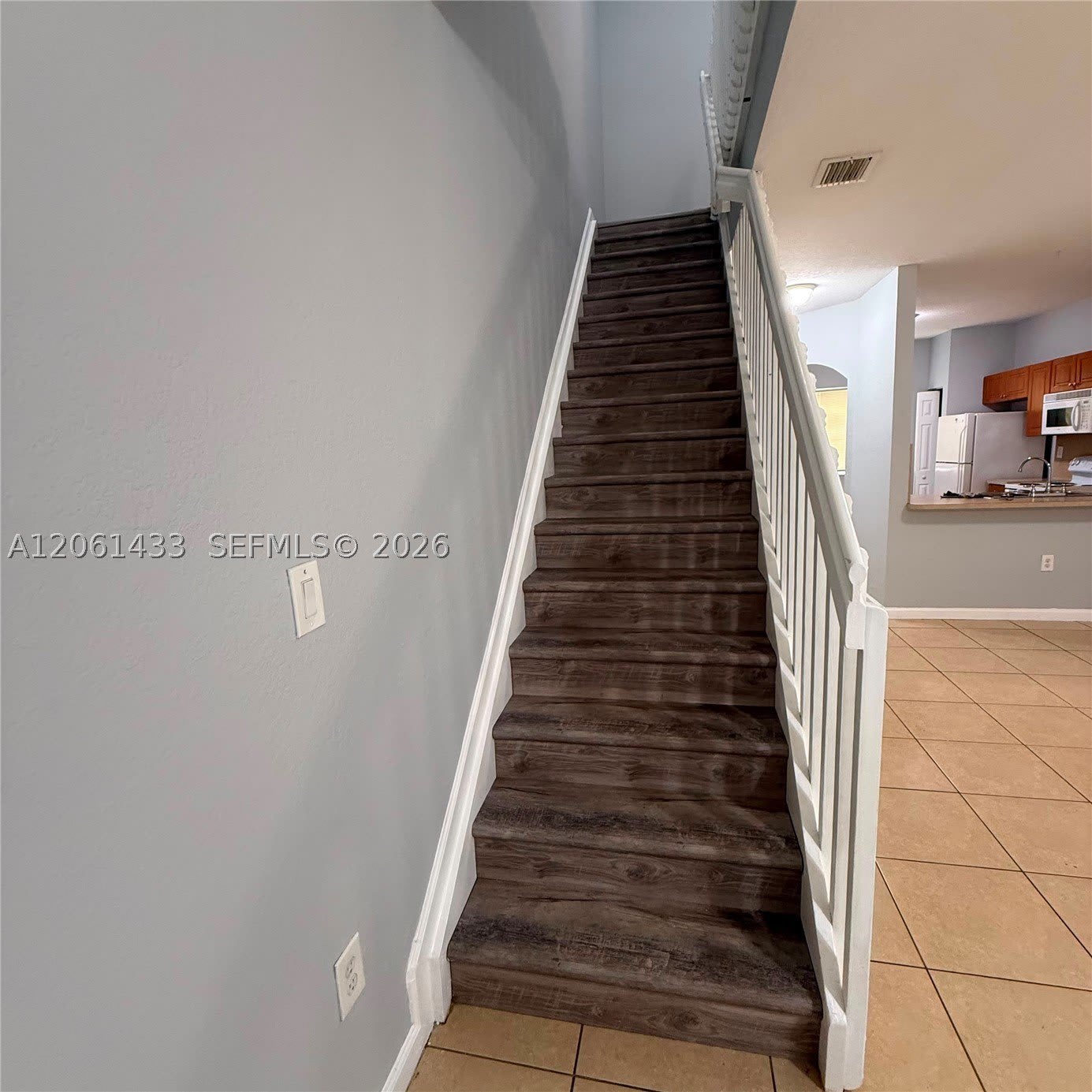 8811 S ISLES CR – photo 5