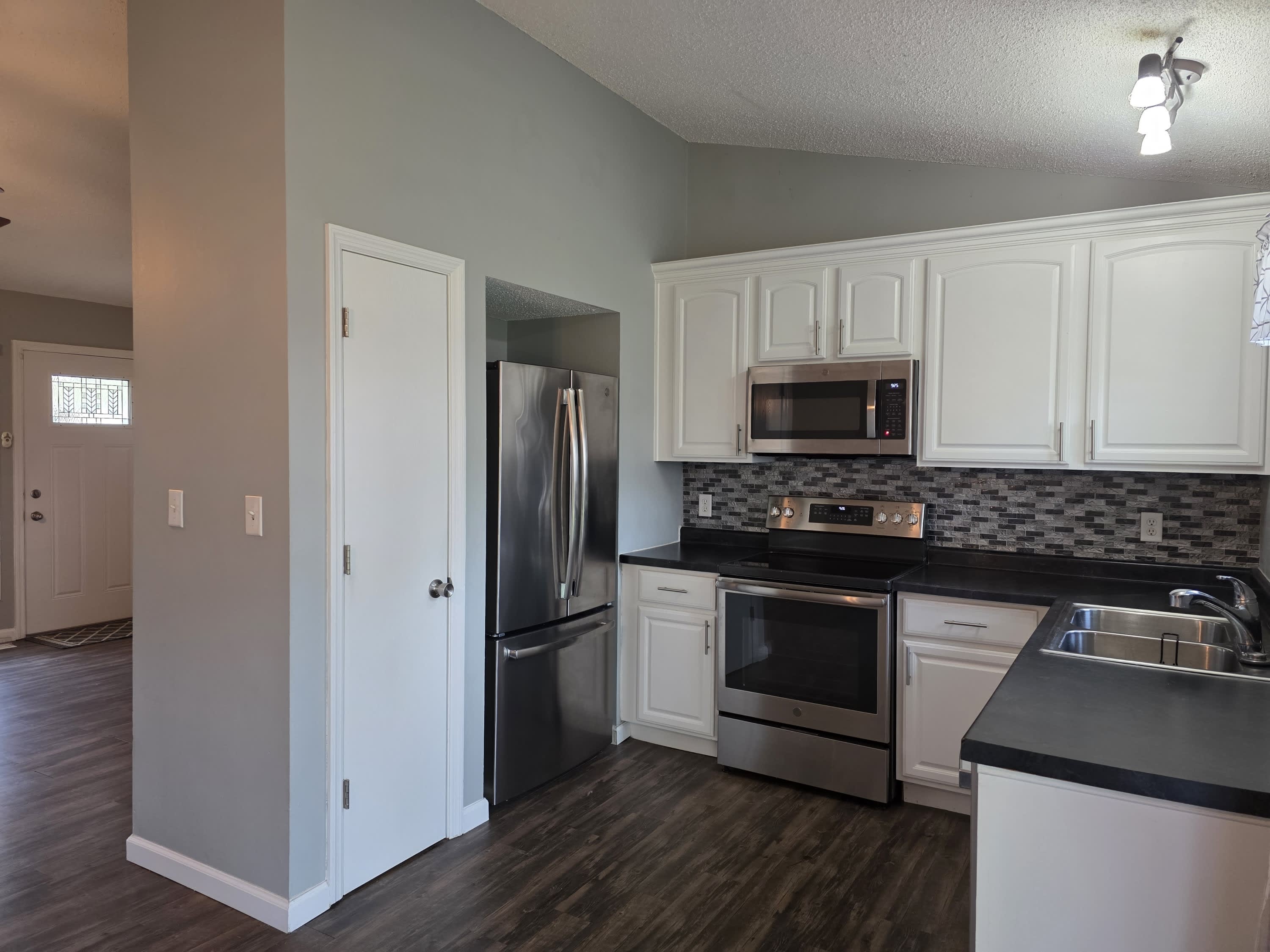 69 McCarthy Drive – photo 3