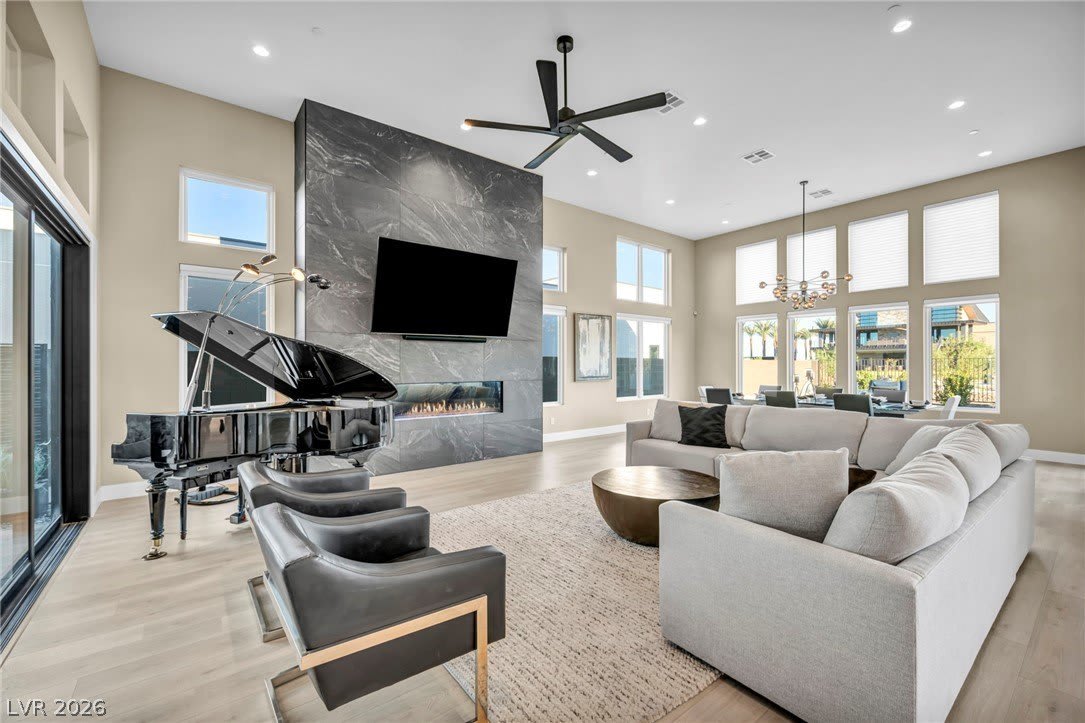 10935 Rossa Peak Avenue – photo 3