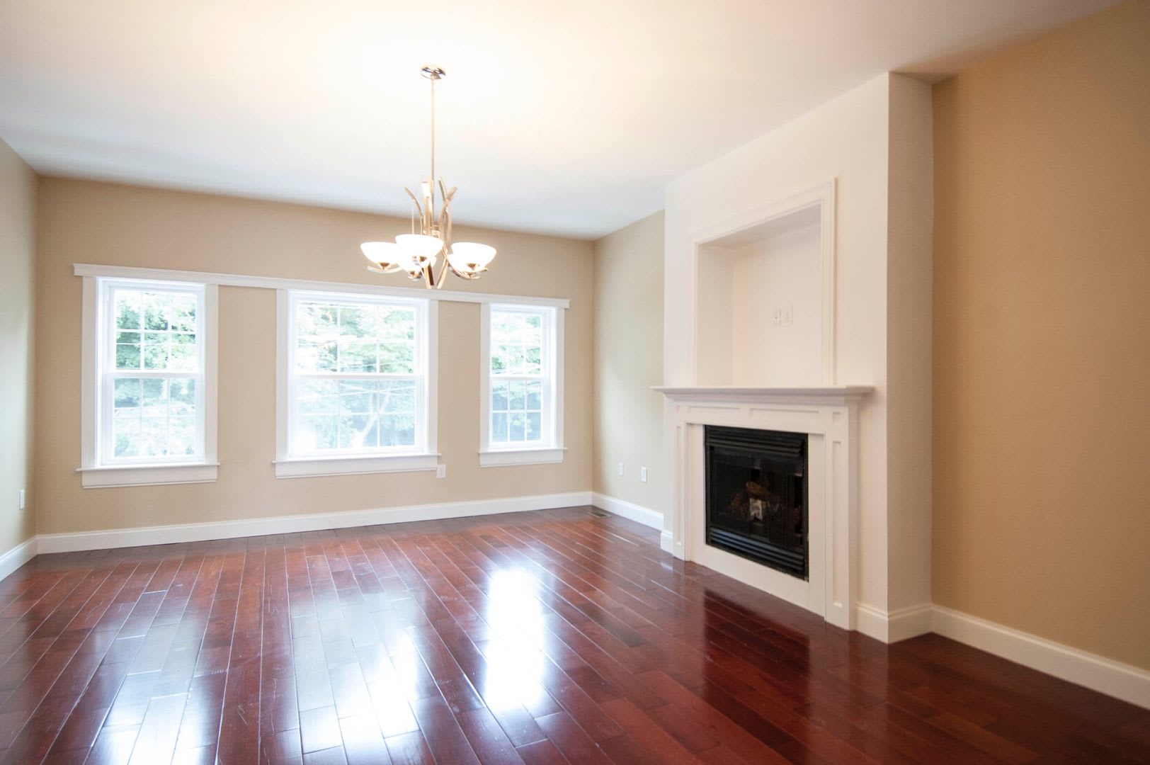 Charming 3 Bedroom – photo 3